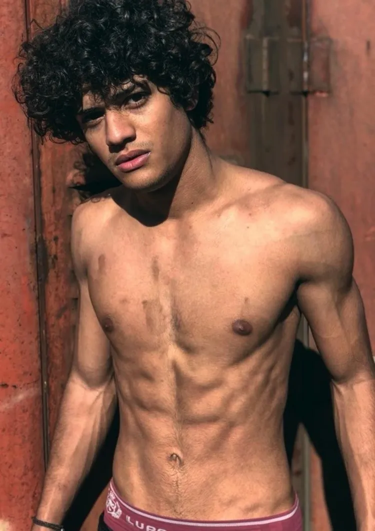 Gabriel Santana pelado